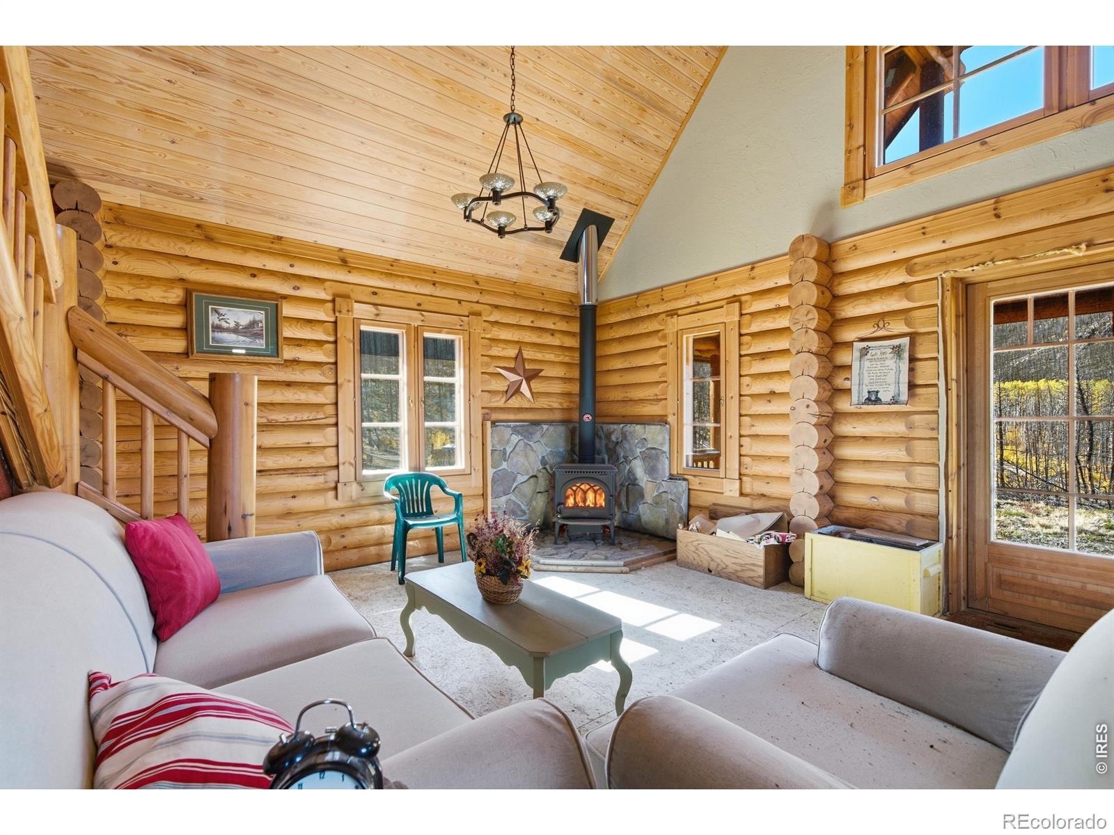 MLS Image #13 for 1588  monument gulch way,bellvue, Colorado