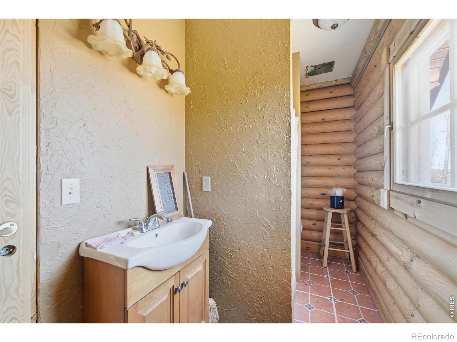 MLS Image #20 for 1588  monument gulch way,bellvue, Colorado