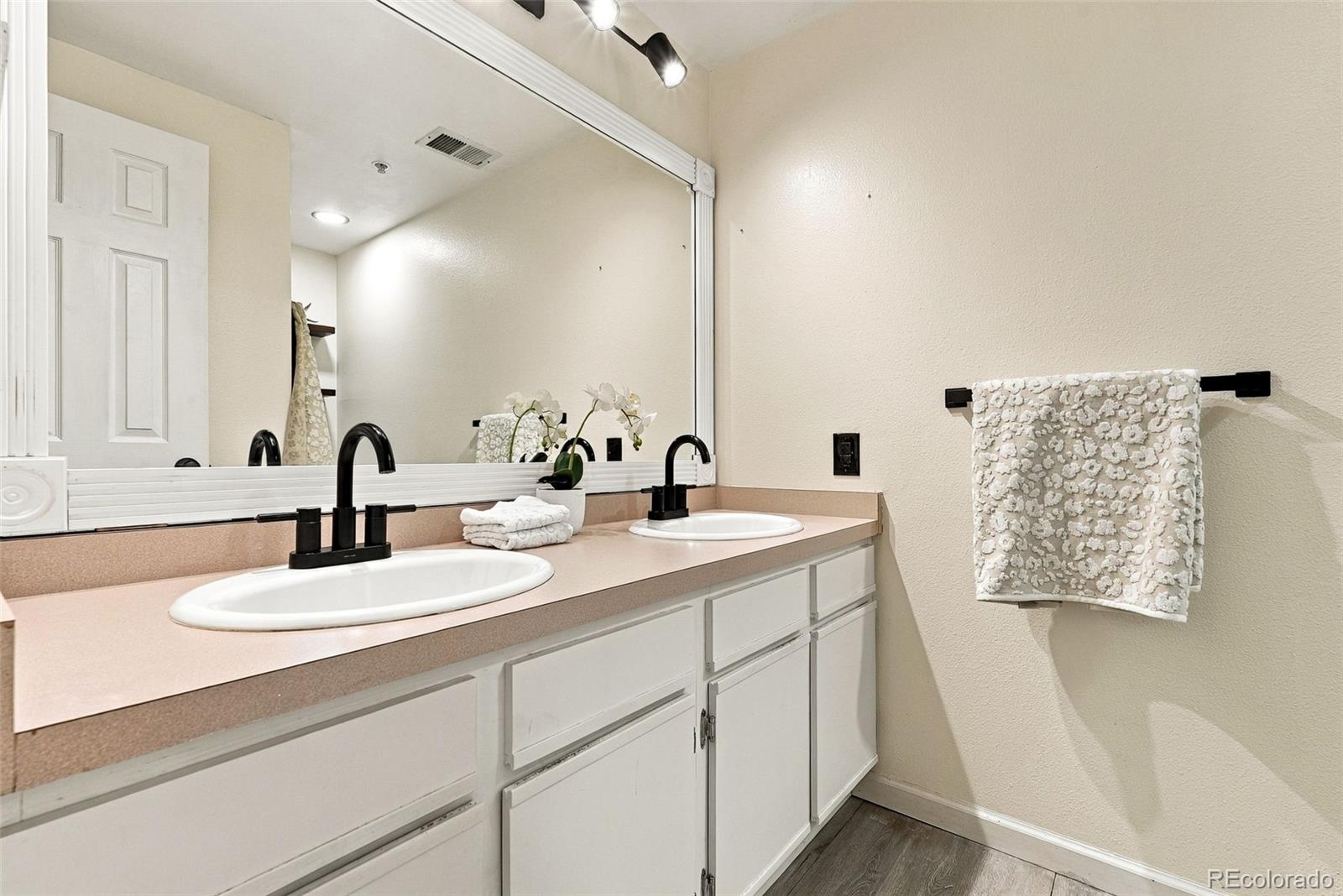 MLS Image #31 for 940 e plum creek parkway 103,castle rock, Colorado