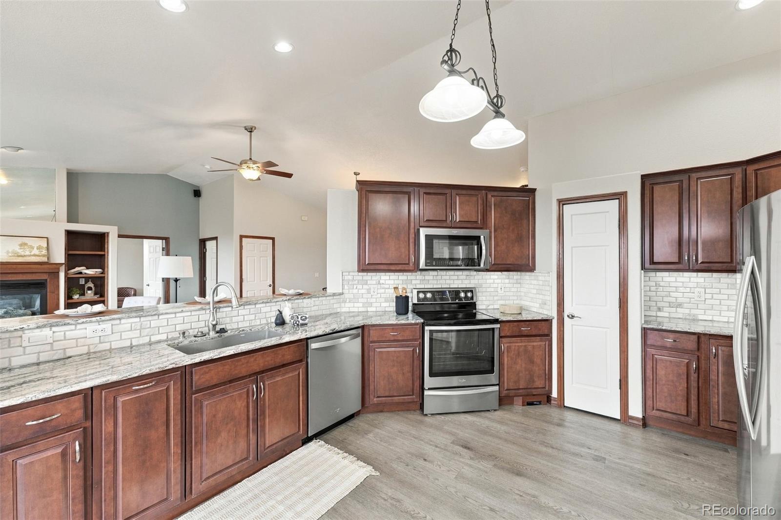 MLS Image #25 for 1924  payton circle,colorado springs, Colorado