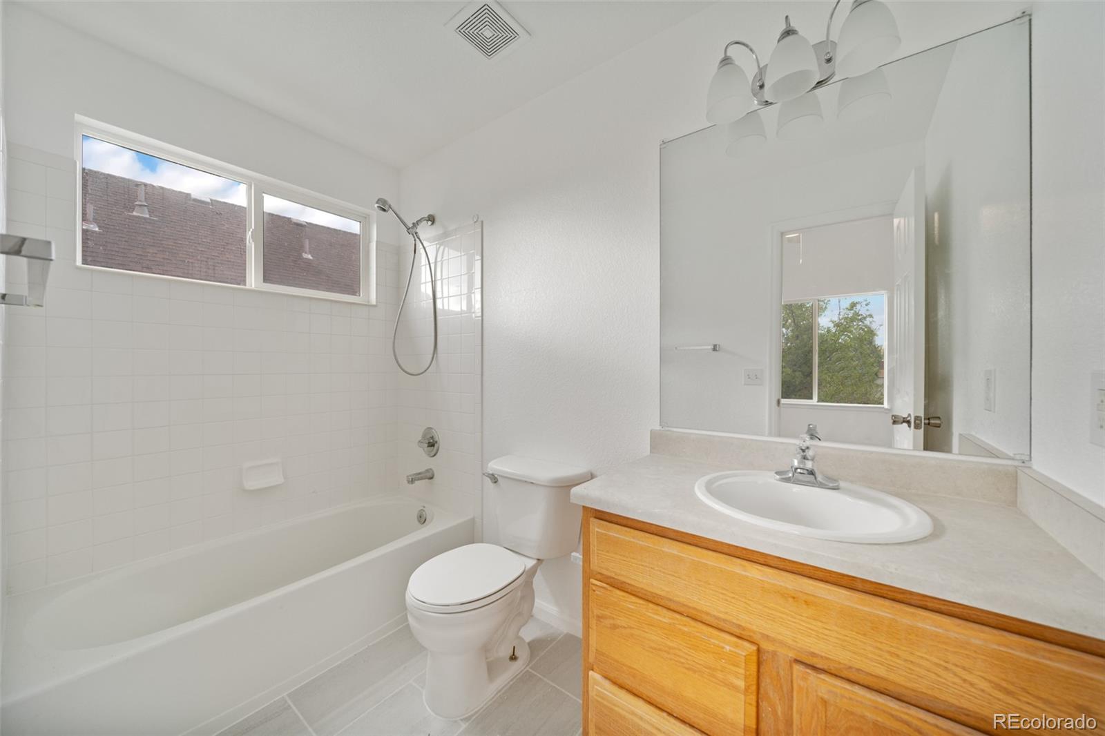 MLS Image #16 for 15732  olmsted place,denver, Colorado