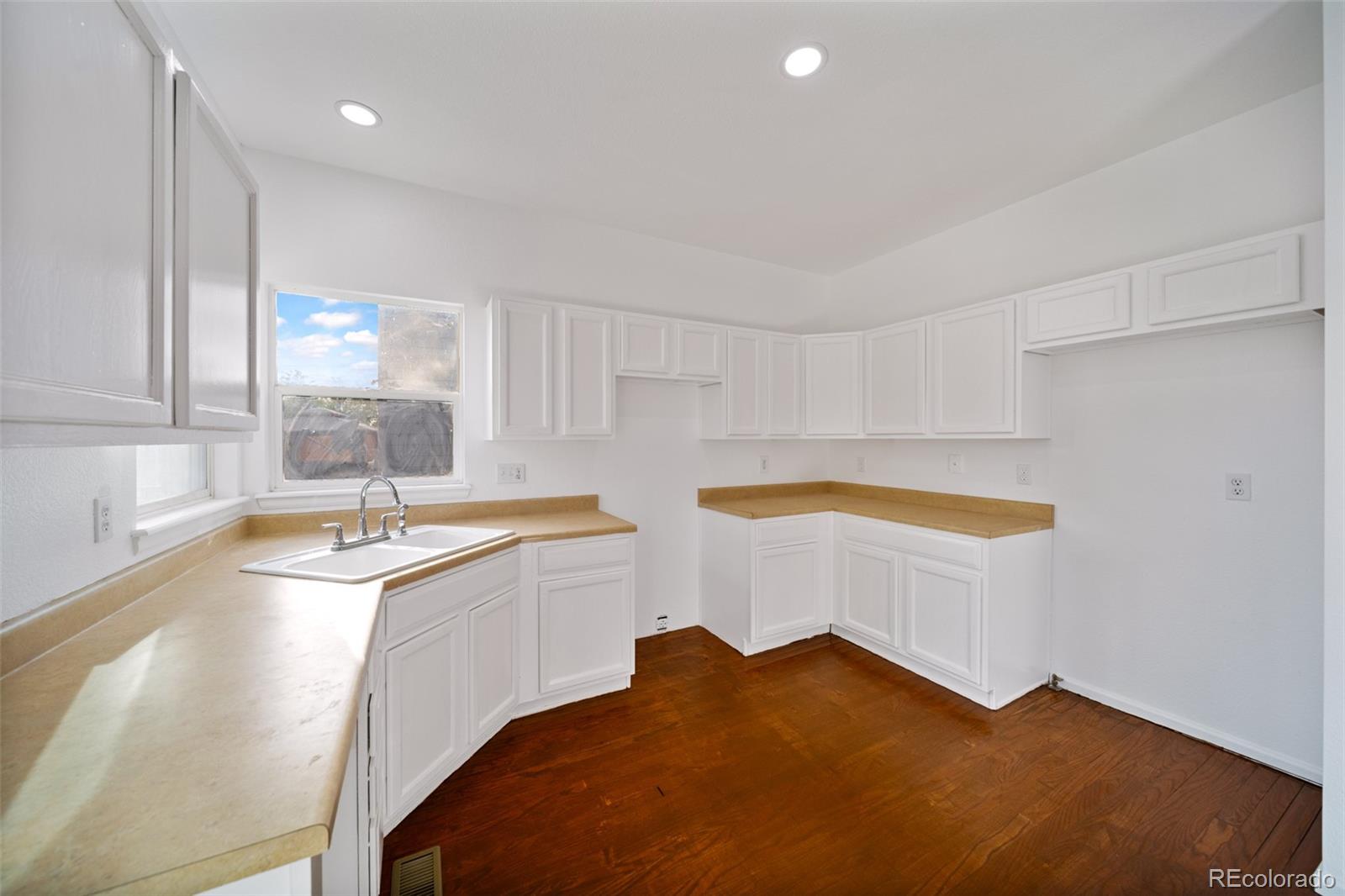 MLS Image #7 for 15732  olmsted place,denver, Colorado