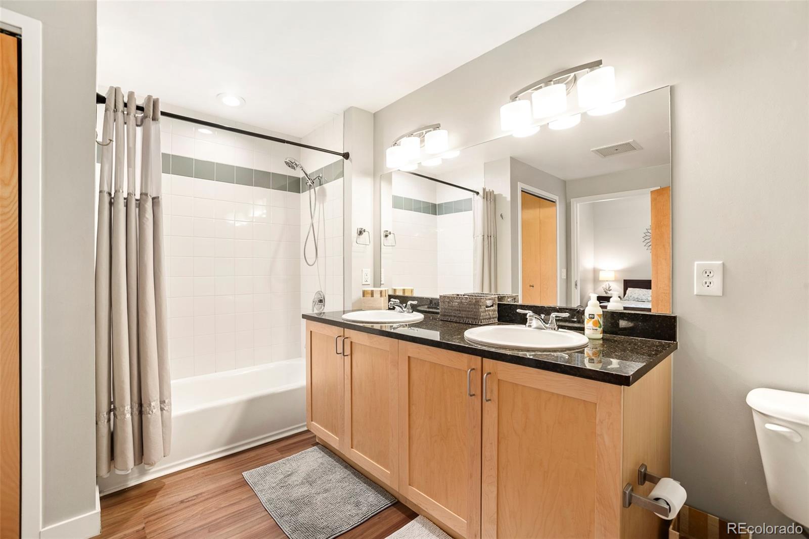 MLS Image #24 for 3100  huron street 4j,denver, Colorado