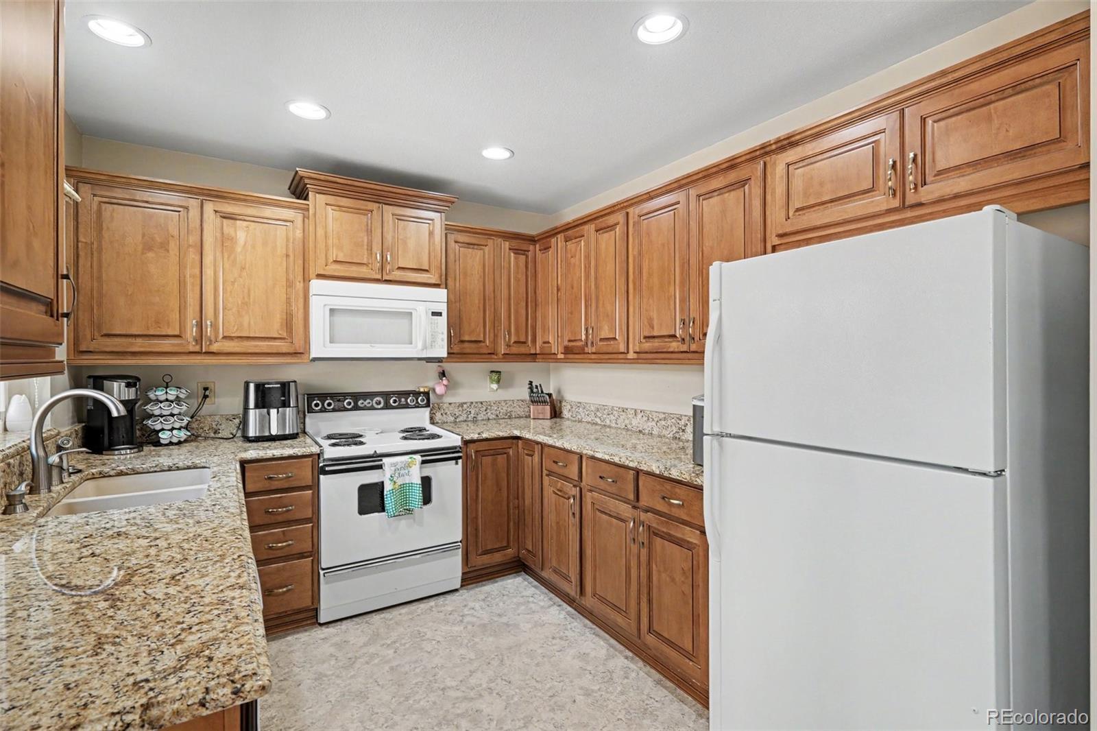 MLS Image #4 for 2610 s oswego street,aurora, Colorado