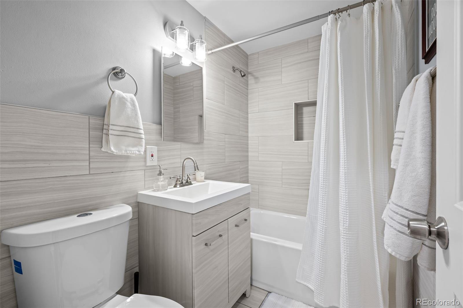 MLS Image #18 for 4841 s lipan street,englewood, Colorado