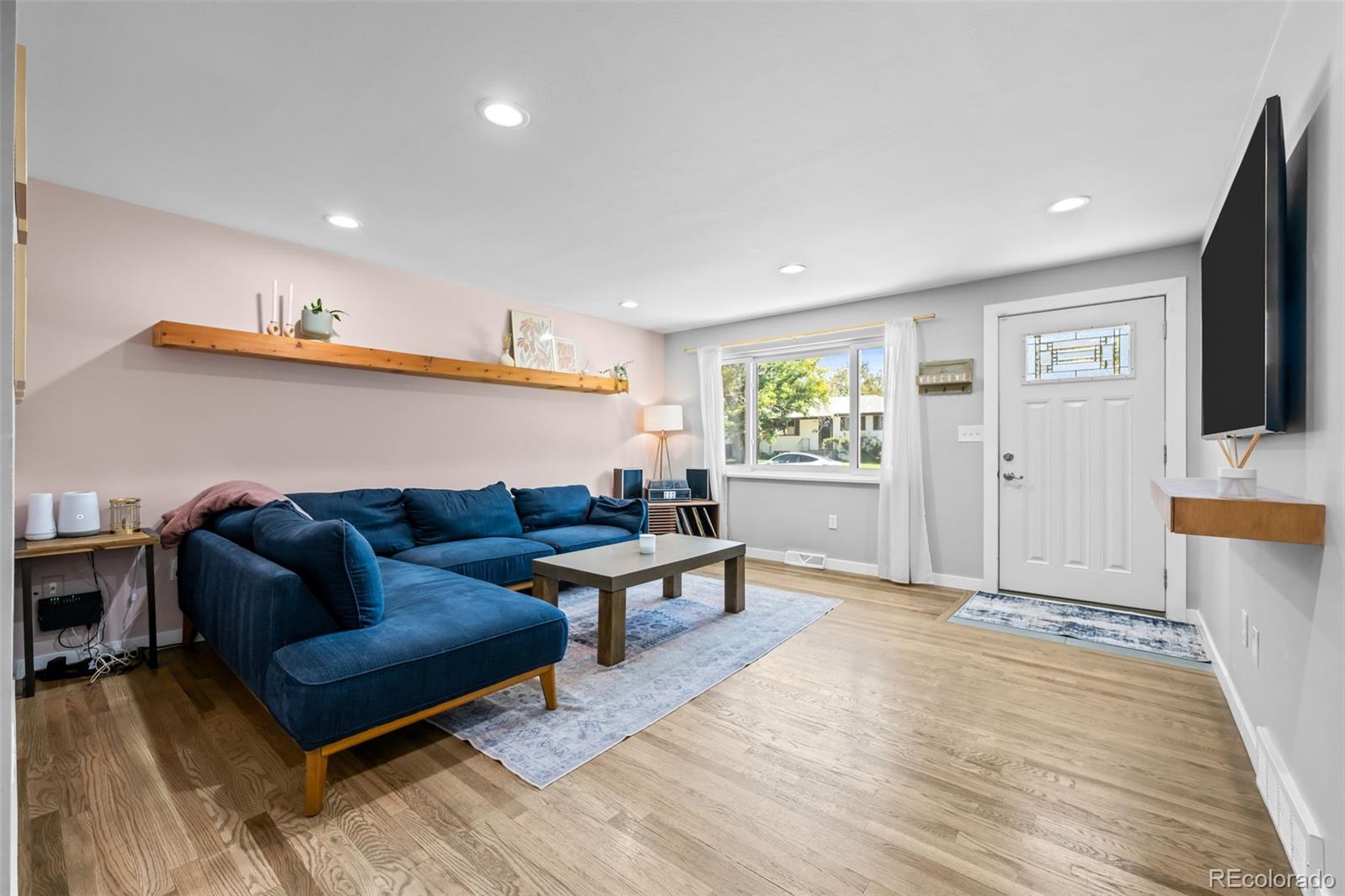 MLS Image #4 for 4841 s lipan street,englewood, Colorado