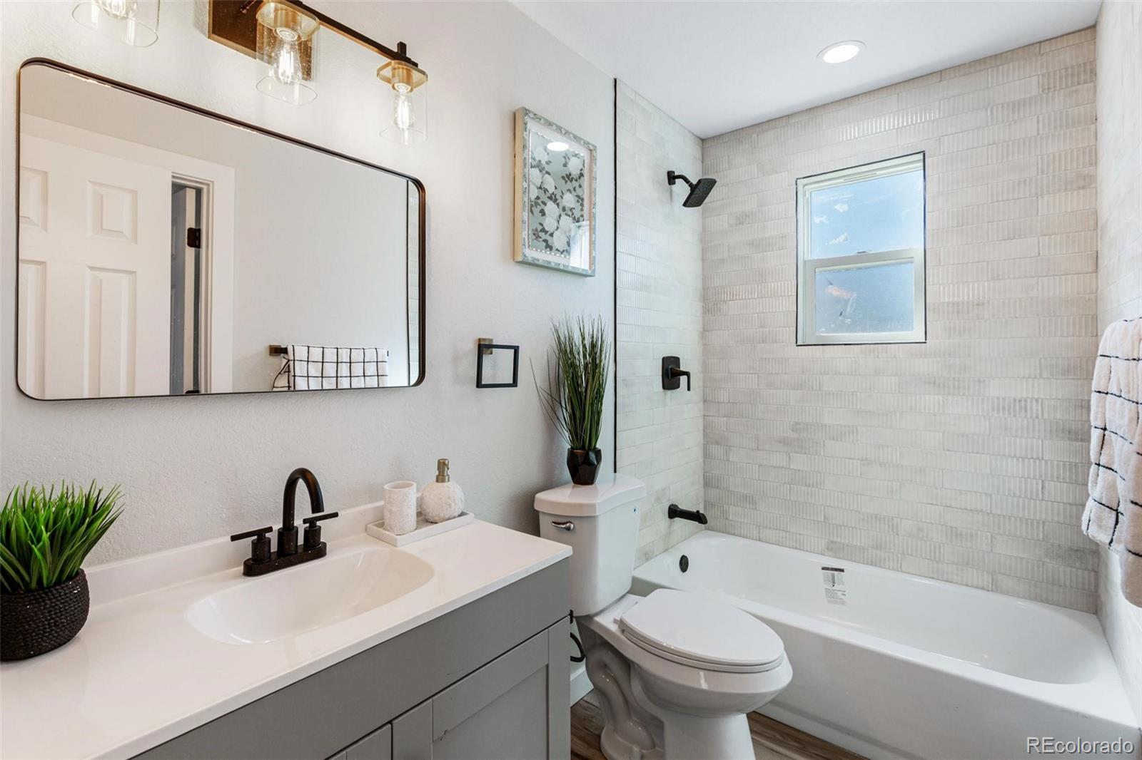 MLS Image #11 for 7911  clarkson court,denver, Colorado