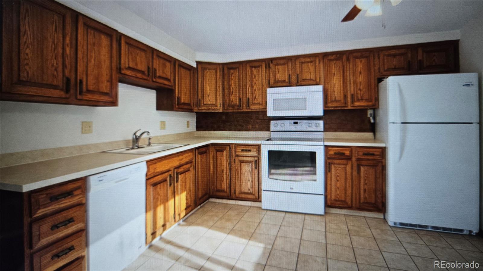 MLS Image #3 for 2101  chatalet lane,pueblo, Colorado