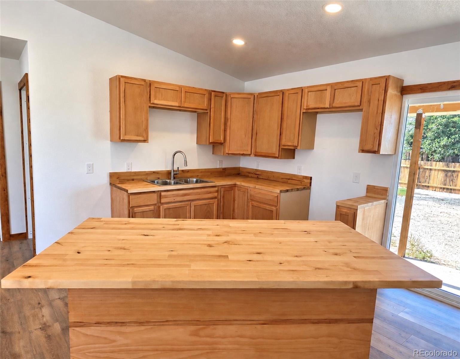 MLS Image #3 for 901  9th st. street,blanca, Colorado