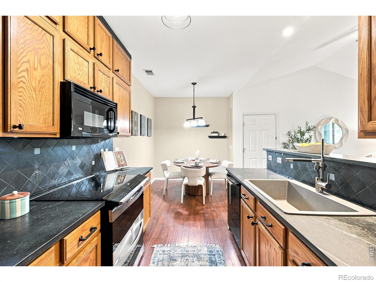 MLS Image #11 for 8481 w union avenue 201,denver, Colorado