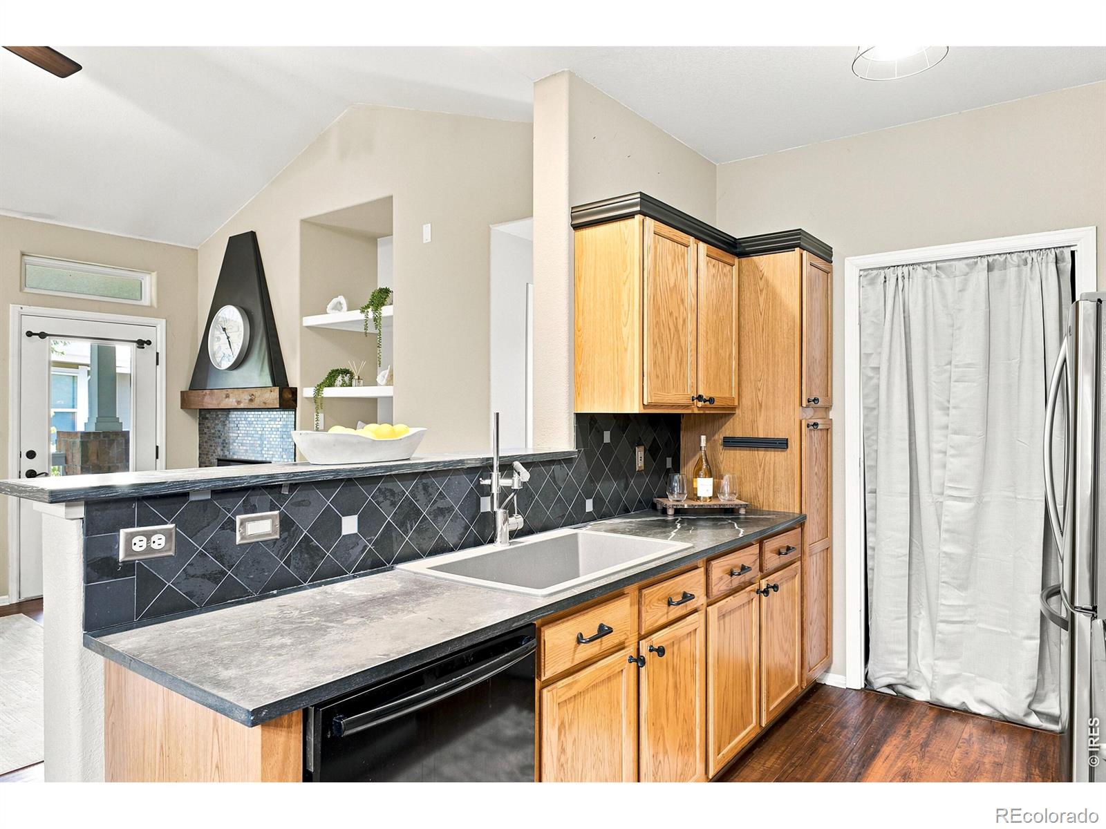 MLS Image #9 for 8481 w union avenue 201,denver, Colorado