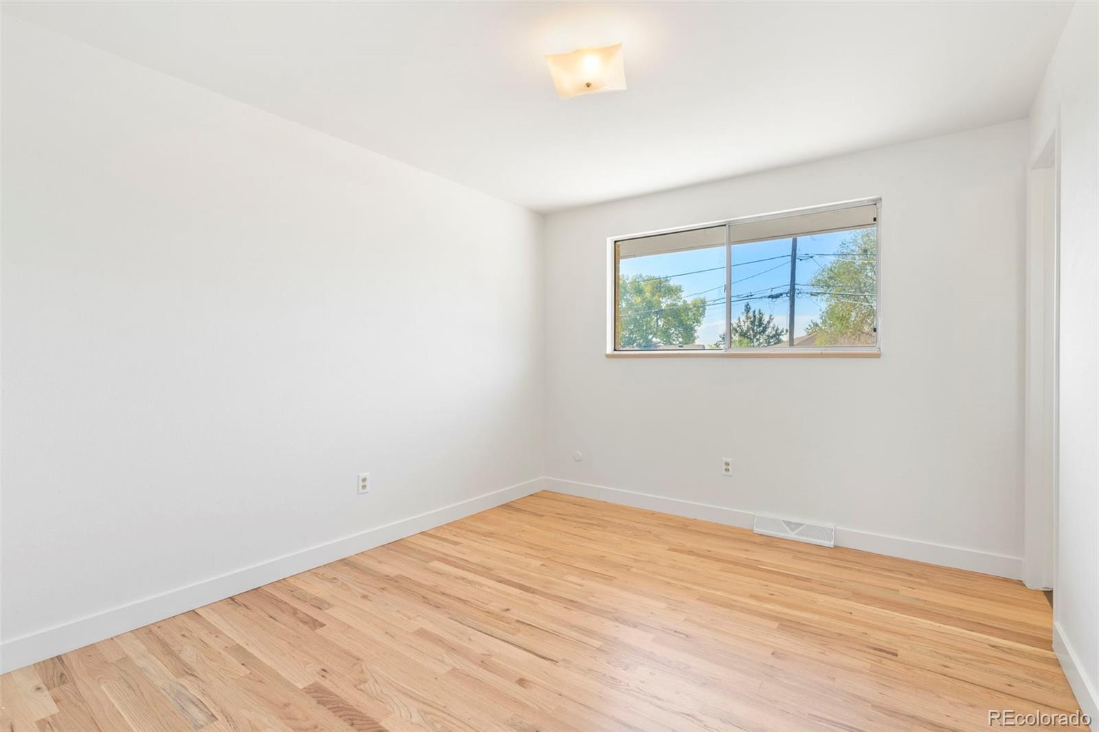 MLS Image #14 for 1080 e 85th place,denver, Colorado