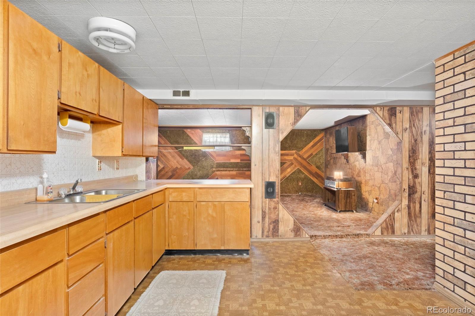 MLS Image #24 for 1080 e 85th place,denver, Colorado