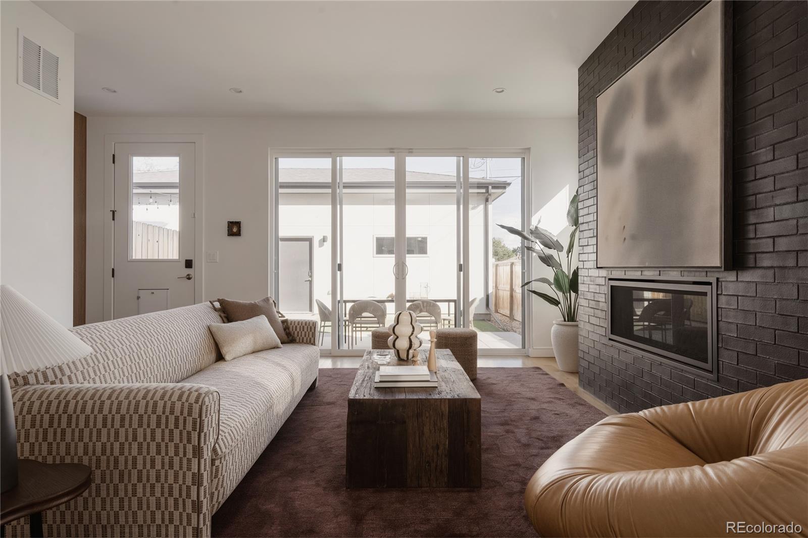 MLS Image #5 for 2596 s bannock street,denver, Colorado
