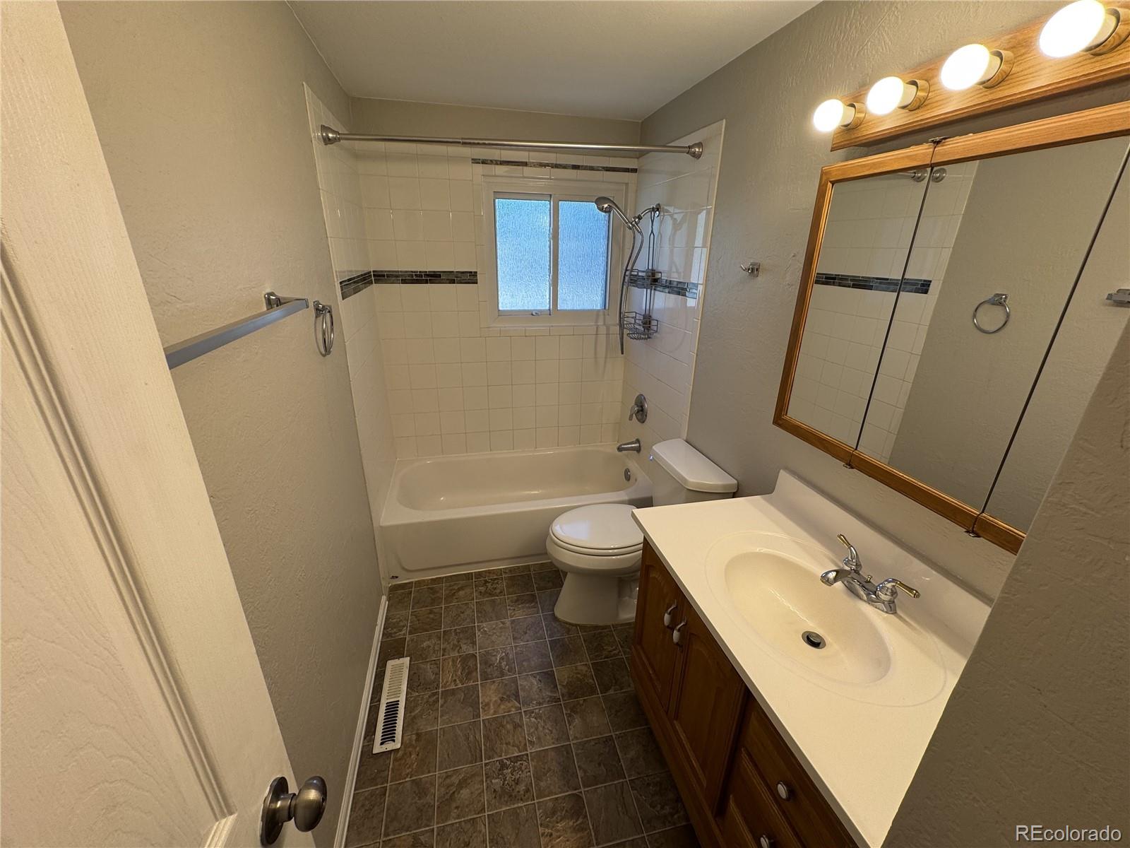 MLS Image #14 for 670  calle entrada ,fountain, Colorado