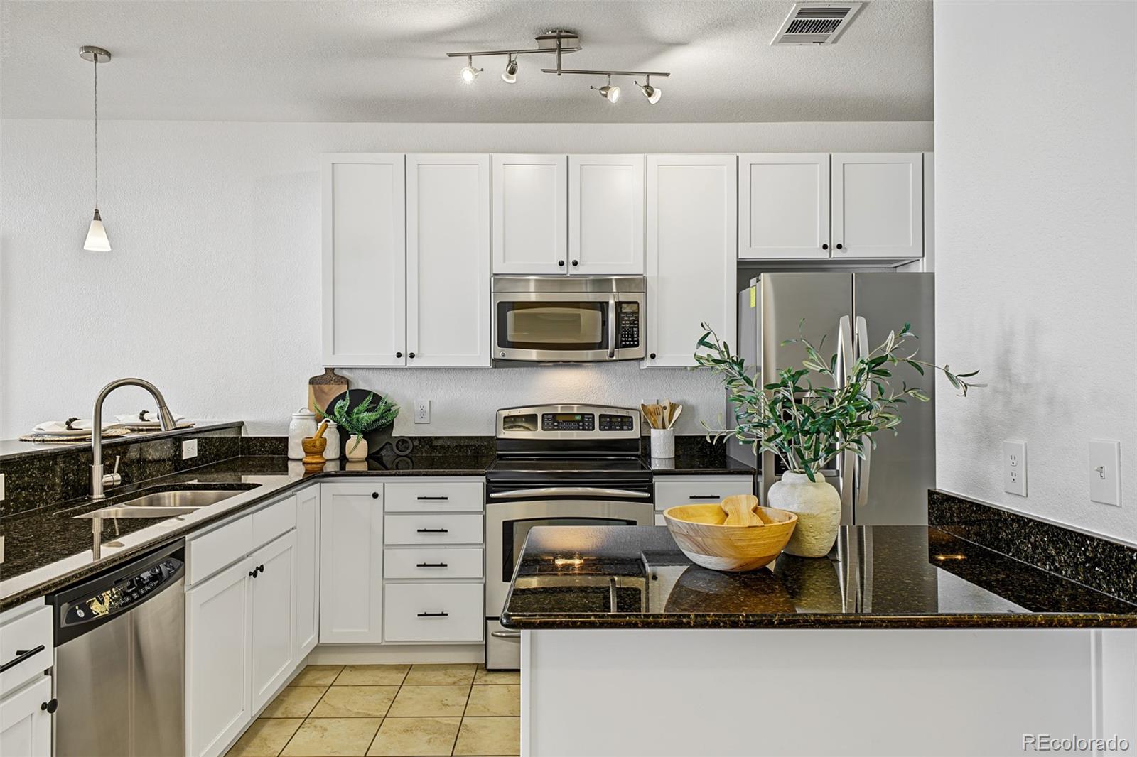 MLS Image #3 for 3101  blake street,denver, Colorado