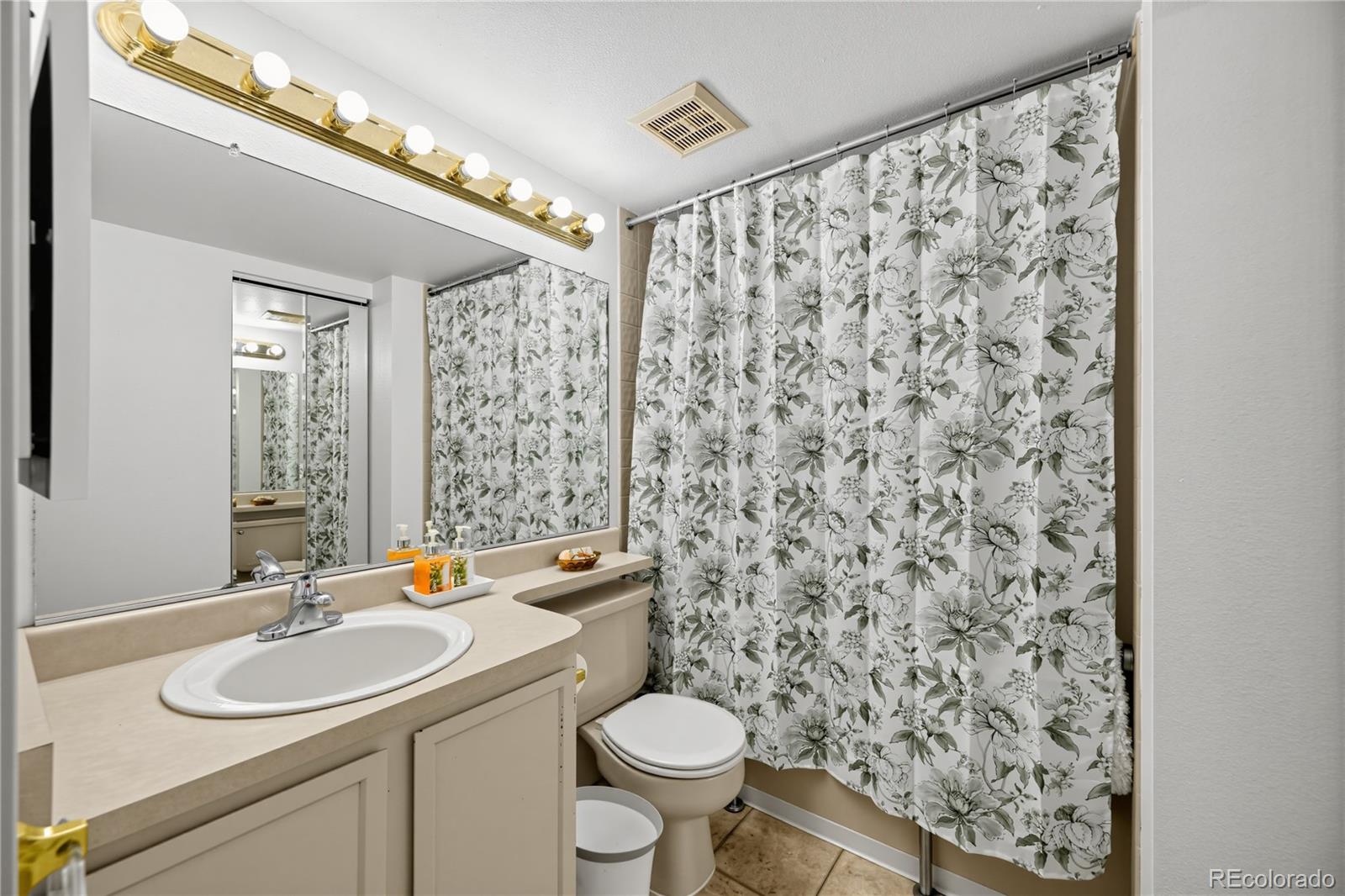 MLS Image #22 for 18301 e kepner place,aurora, Colorado