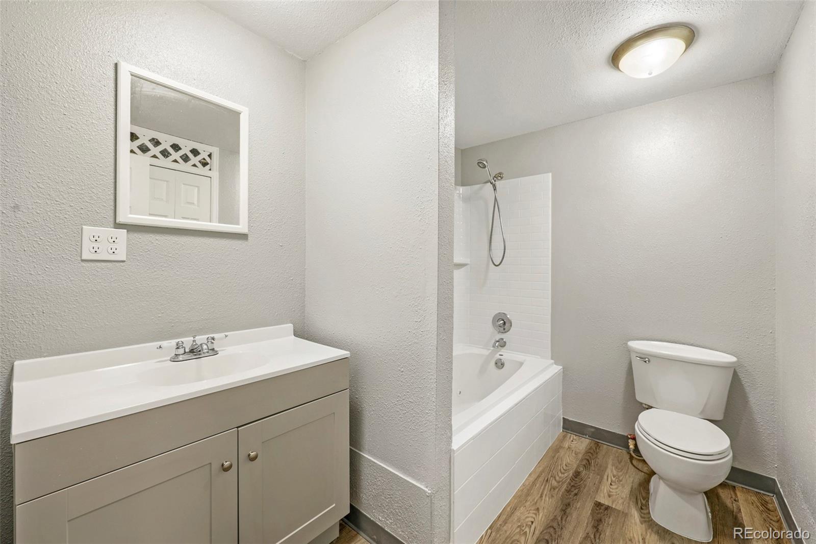 MLS Image #14 for 1125 s oneida street a,denver, Colorado