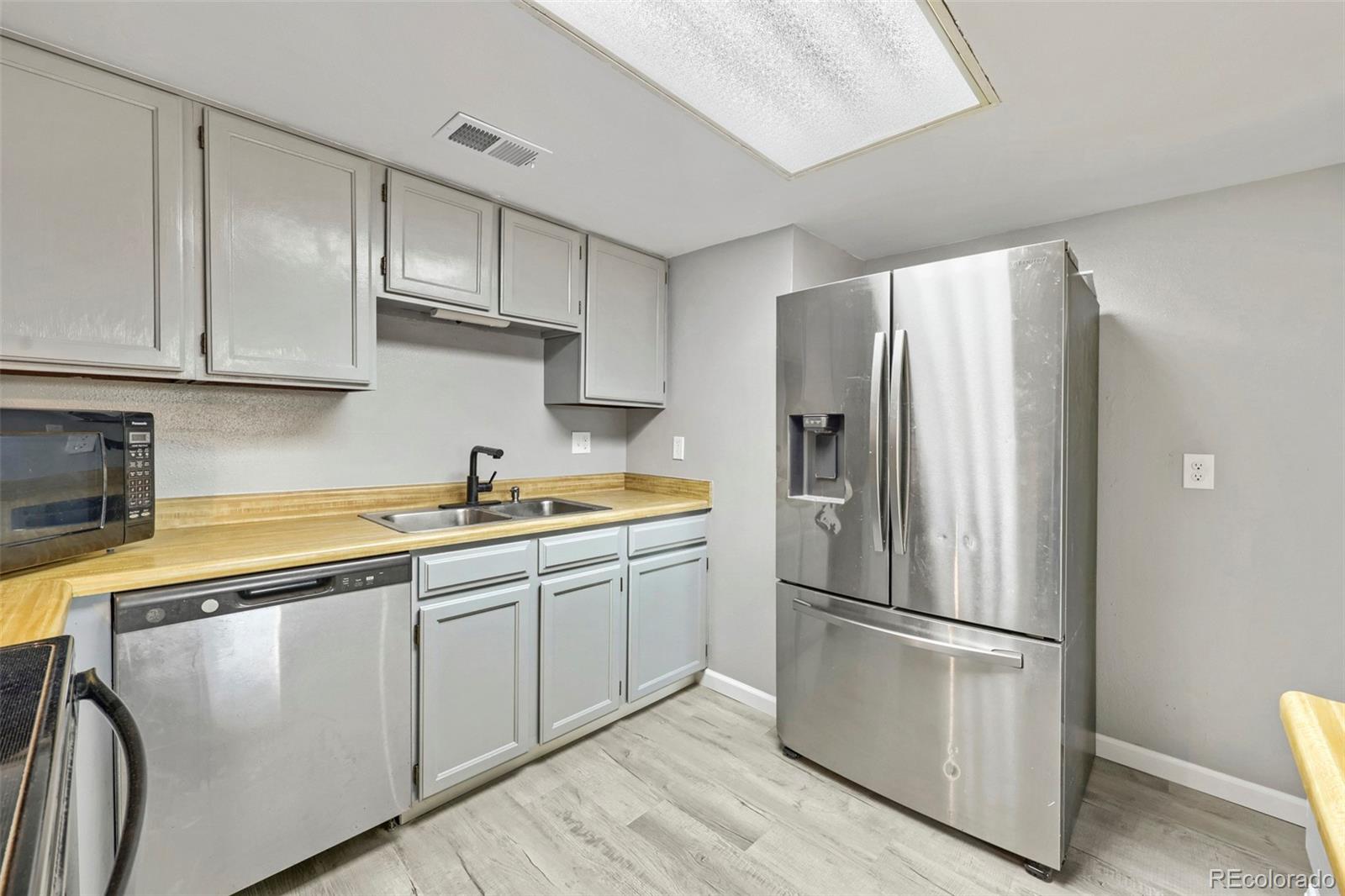MLS Image #4 for 1125 s oneida street a,denver, Colorado