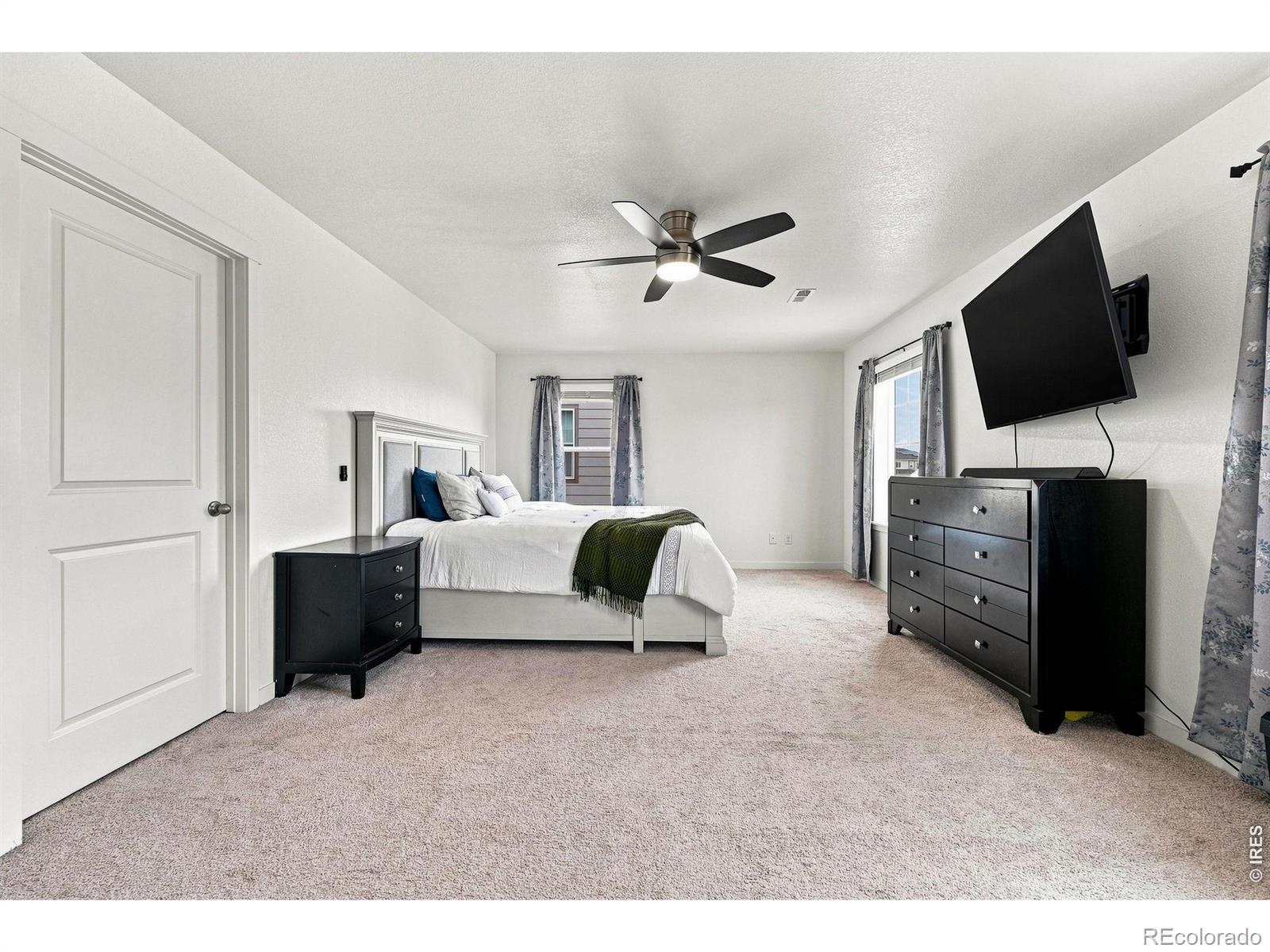 MLS Image #16 for 430  thrush place,johnstown, Colorado