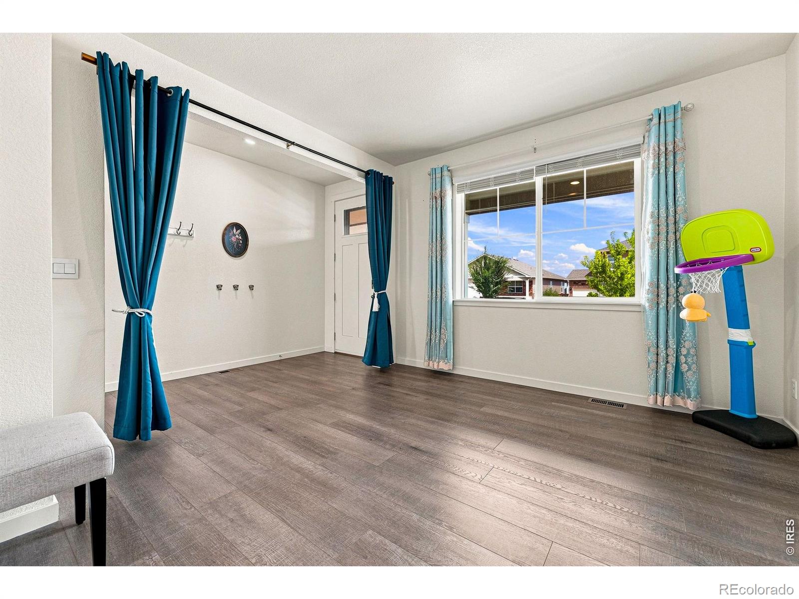 MLS Image #3 for 430  thrush place,johnstown, Colorado