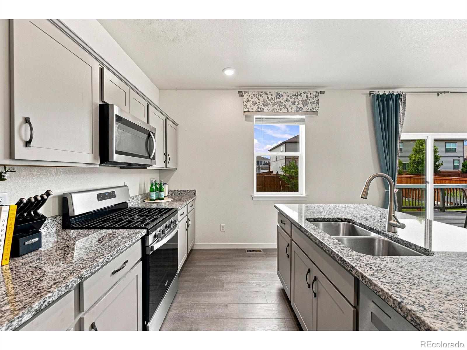 MLS Image #9 for 430  thrush place,johnstown, Colorado