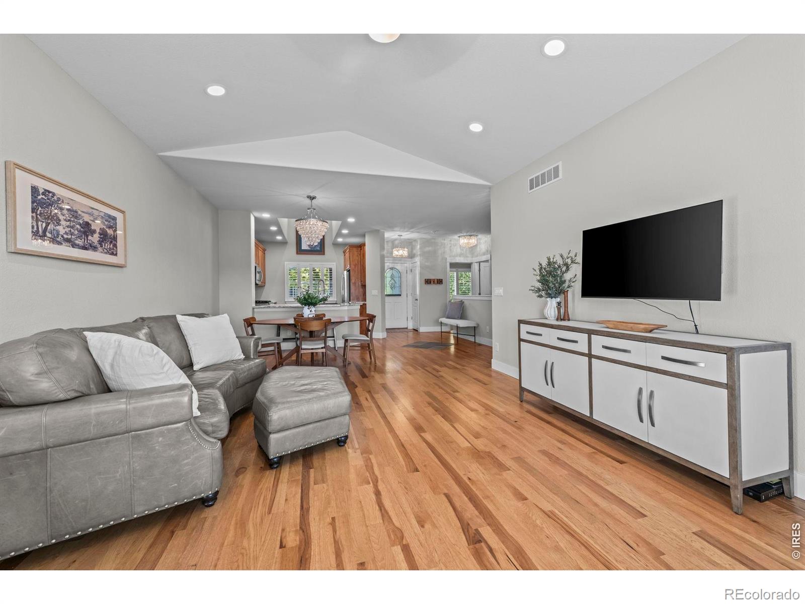 MLS Image #11 for 1122  village circle,erie, Colorado