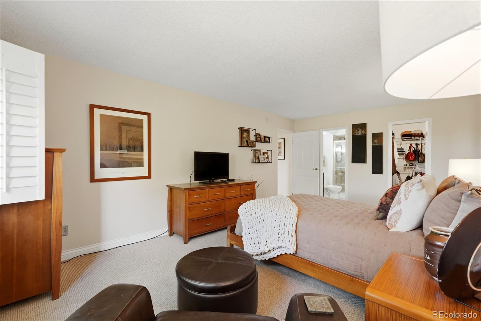 MLS Image #18 for 3450 s poplar street,denver, Colorado