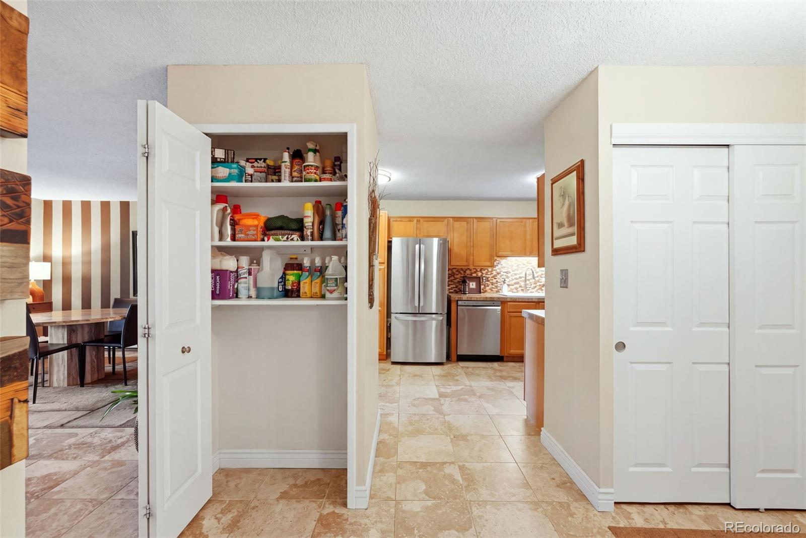 MLS Image #26 for 3450 s poplar street,denver, Colorado