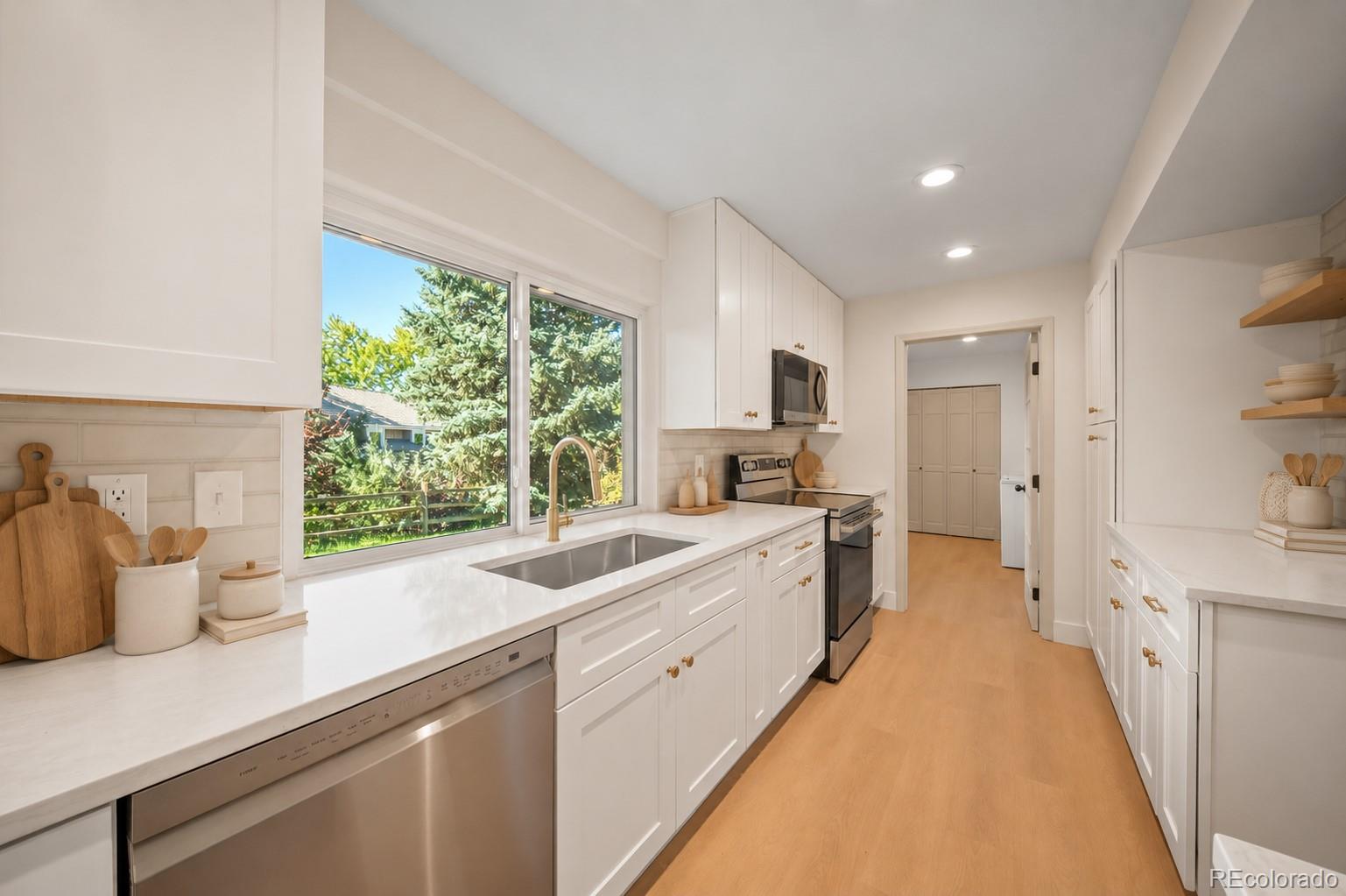 MLS Image #6 for 8624 e mineral circle,centennial, Colorado