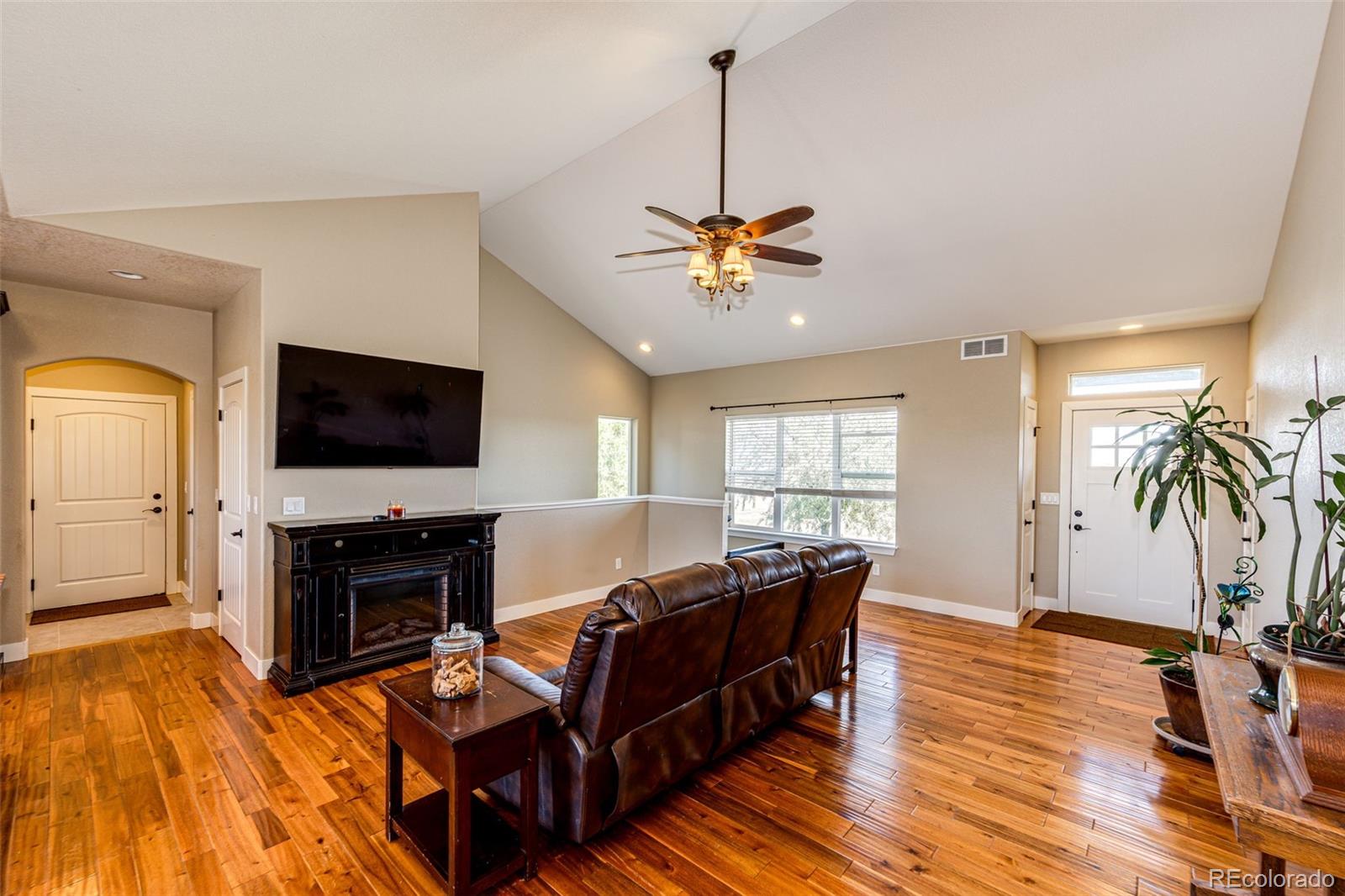 MLS Image #13 for 7651  woodchest street,strasburg, Colorado