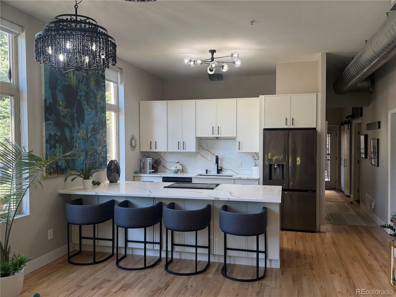 MLS Image #3 for 220  roslyn street 701,denver, Colorado