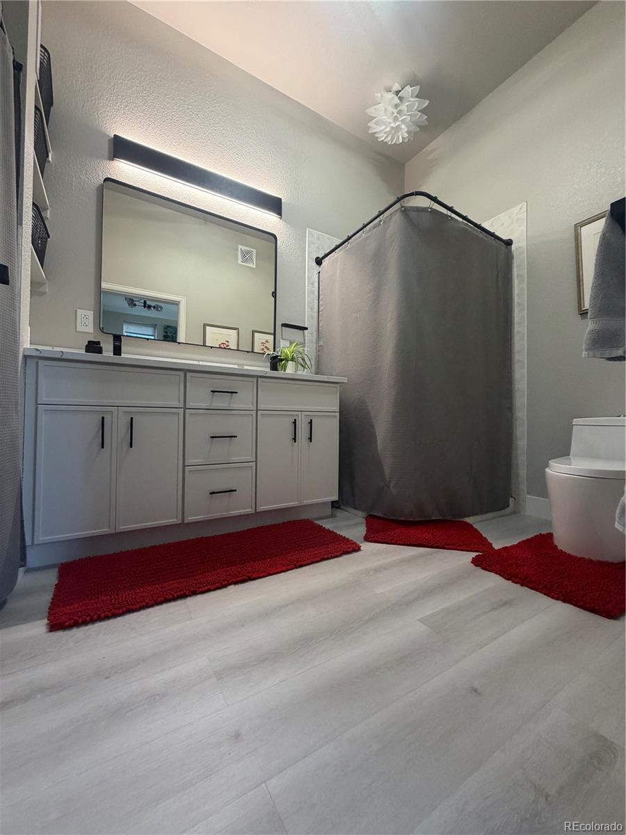 MLS Image #5 for 220  roslyn street 701,denver, Colorado