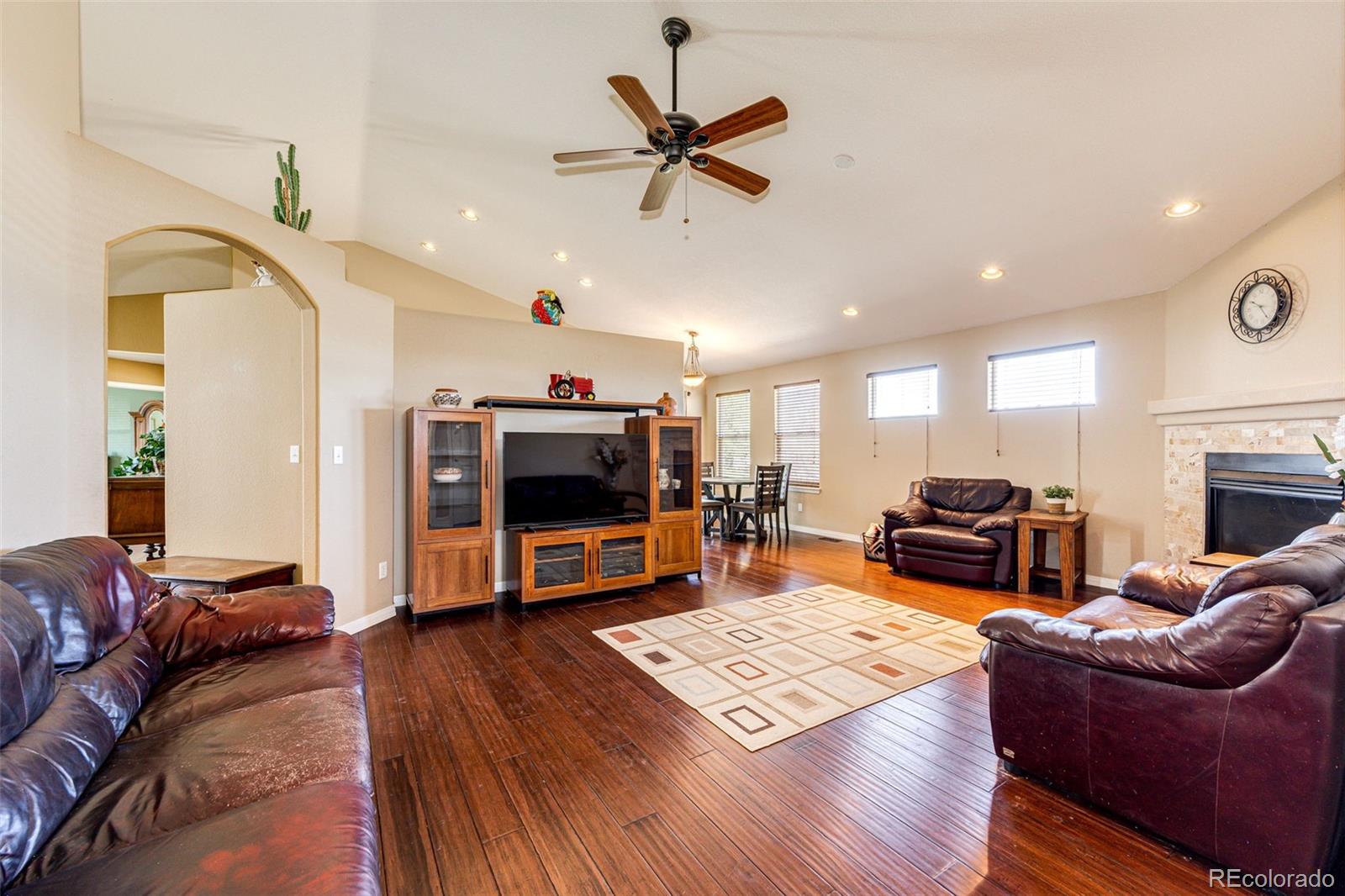 MLS Image #11 for 56401 e 37th court,strasburg, Colorado