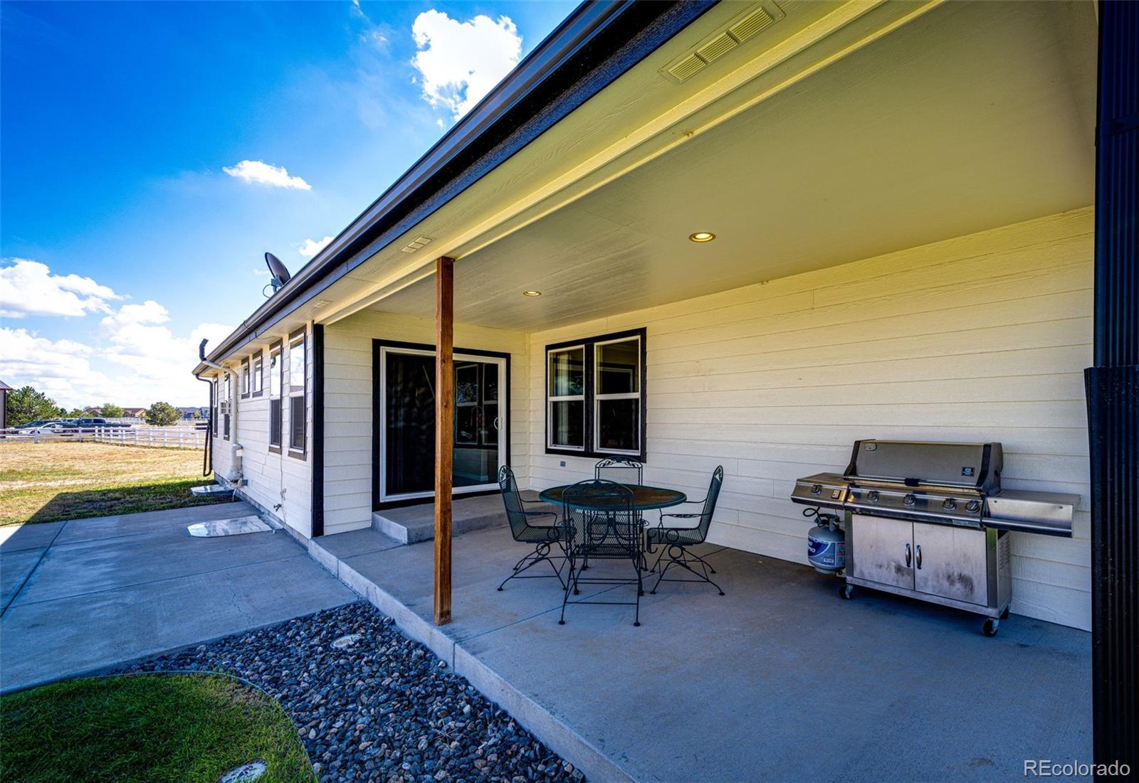 MLS Image #5 for 56401 e 37th court,strasburg, Colorado