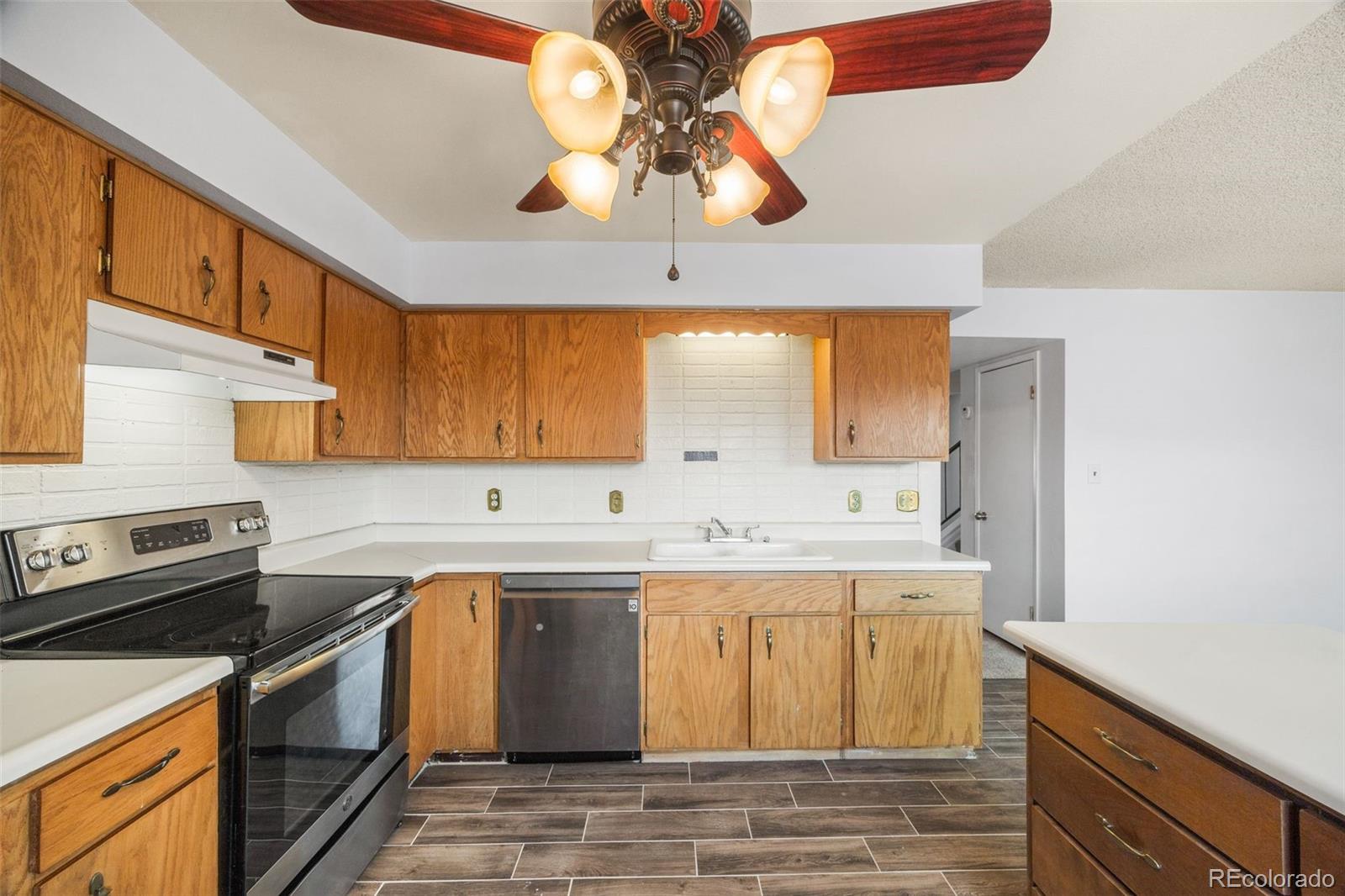 MLS Image #6 for 8613  santa fe drive,thornton, Colorado