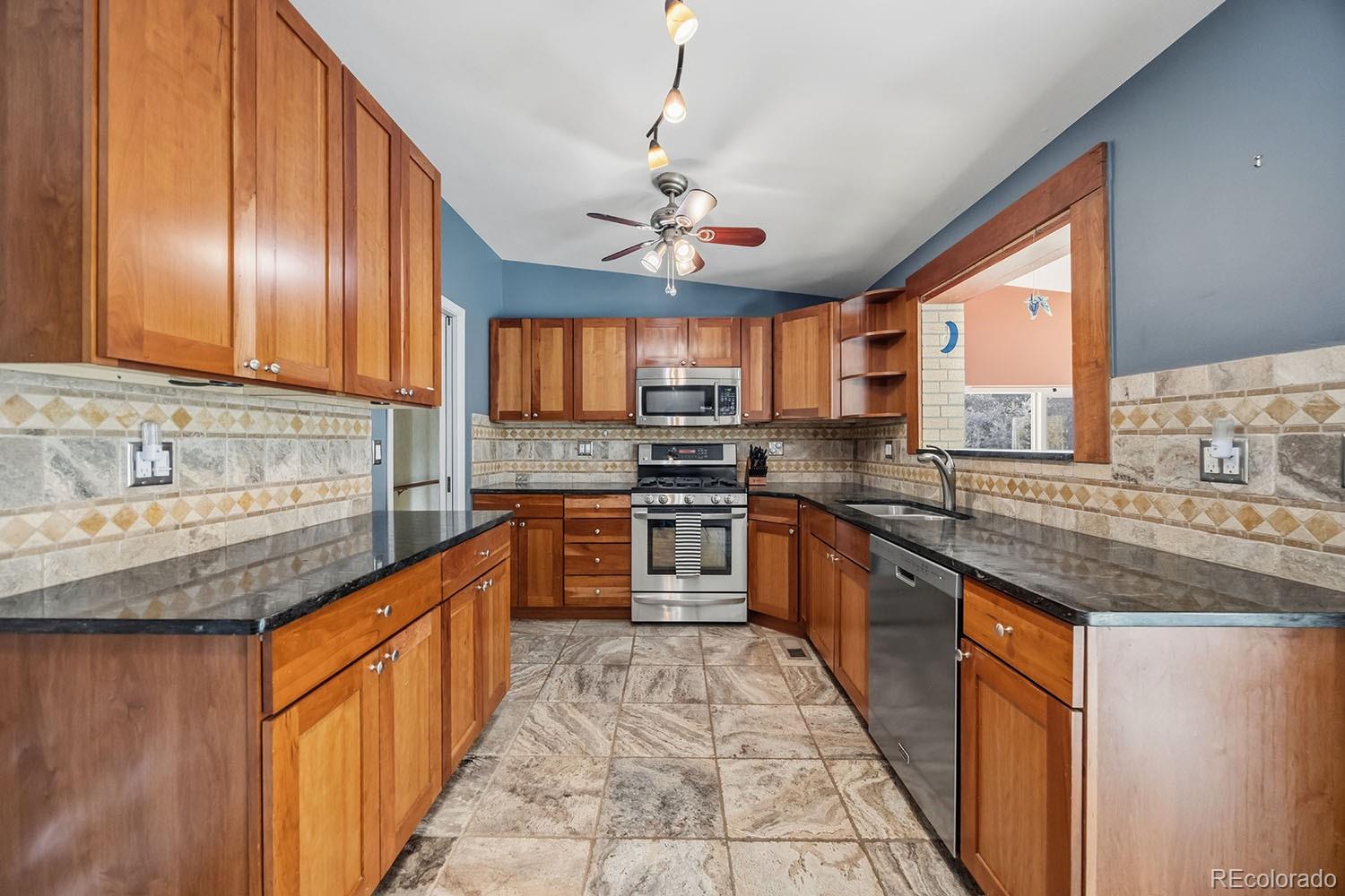 MLS Image #6 for 6573 s datura street,littleton, Colorado