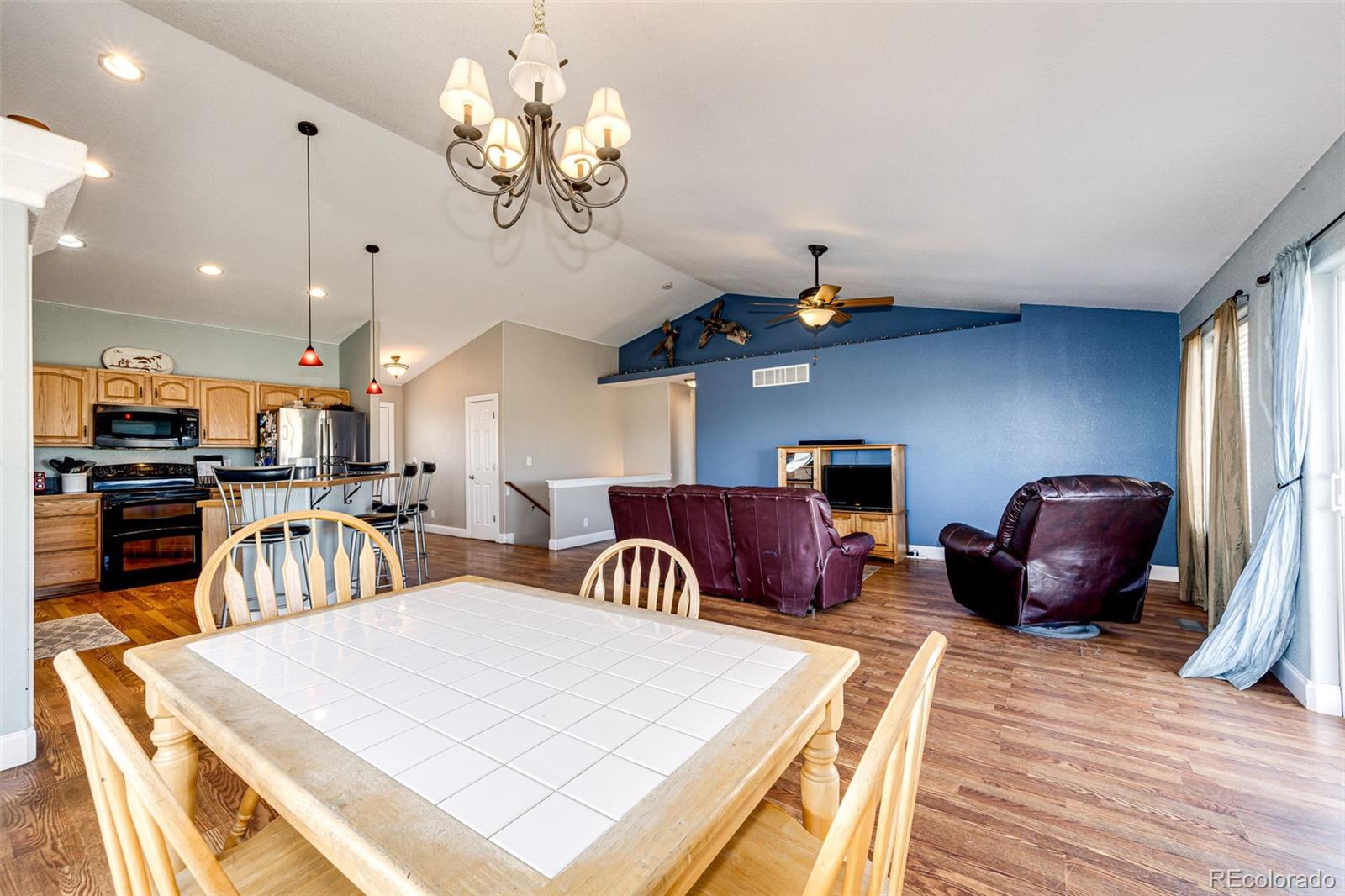 MLS Image #11 for 1850  comanche drive,strasburg, Colorado