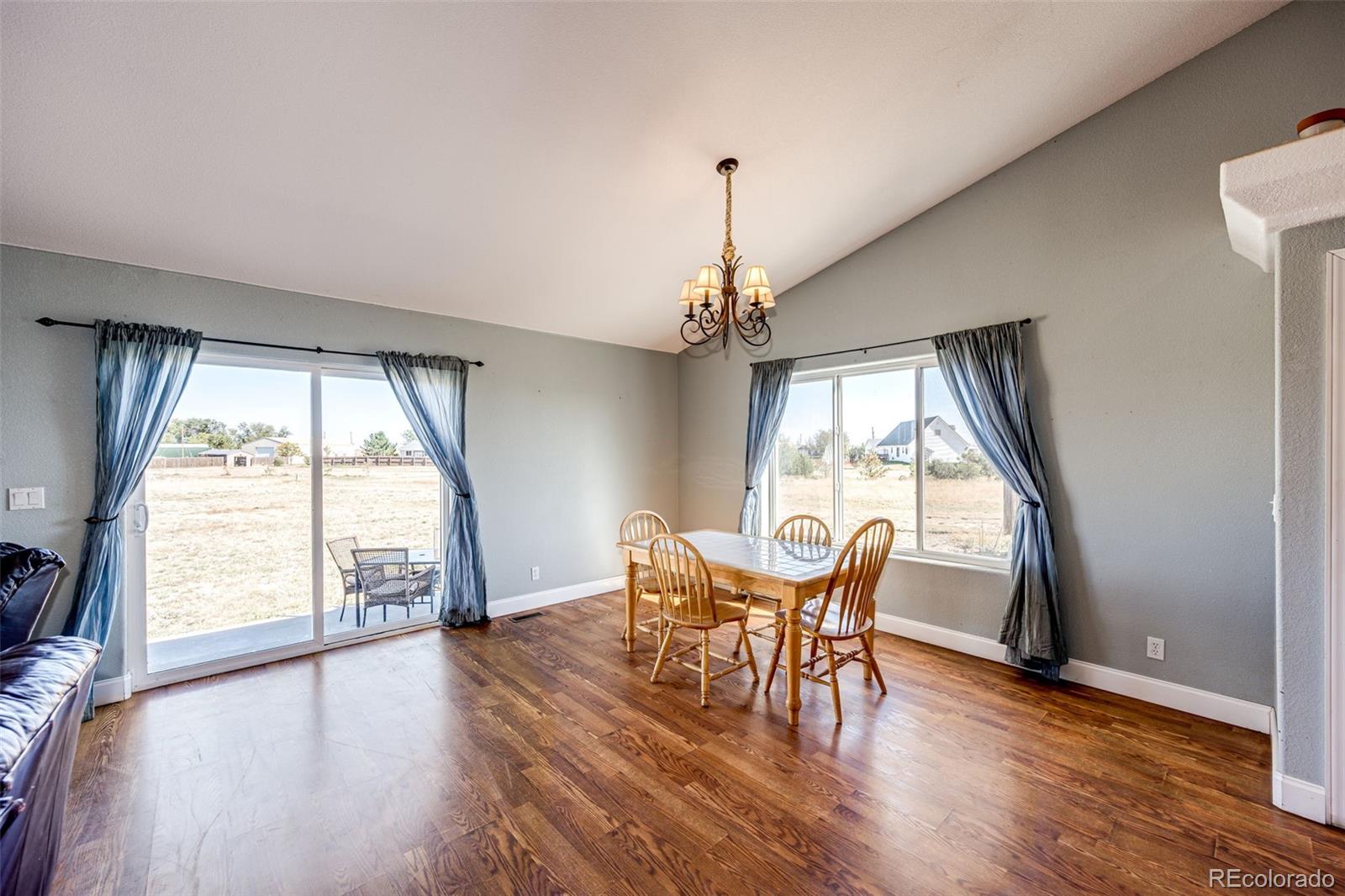 MLS Image #12 for 1850  comanche drive,strasburg, Colorado