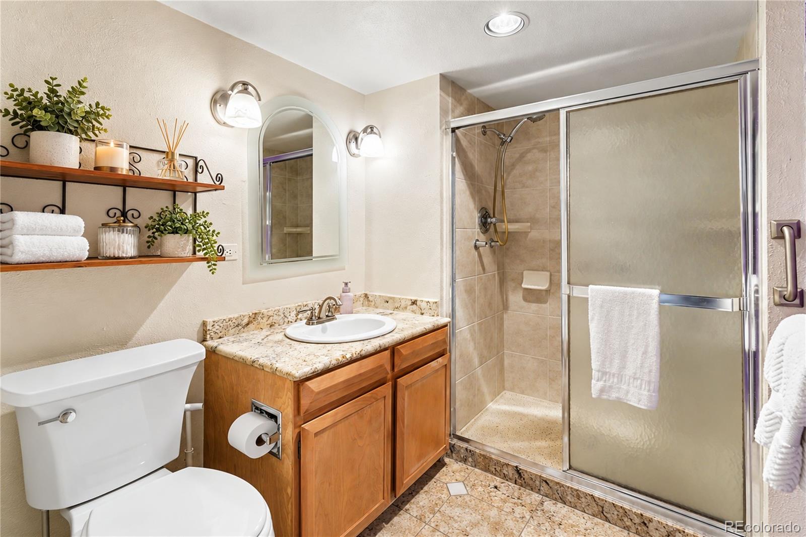 MLS Image #3 for 675 s university boulevard,denver, Colorado
