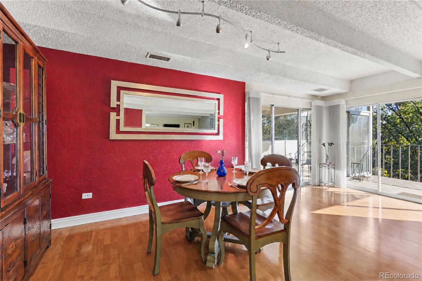 MLS Image #8 for 675 s university boulevard,denver, Colorado