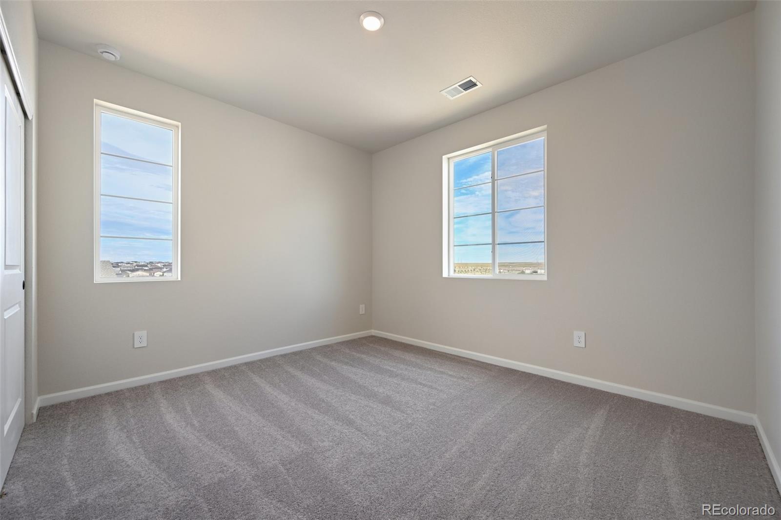 MLS Image #11 for 24377 e river front drive,aurora, Colorado