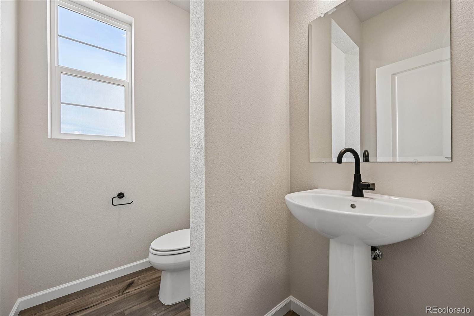 MLS Image #4 for 24377 e river front drive,aurora, Colorado