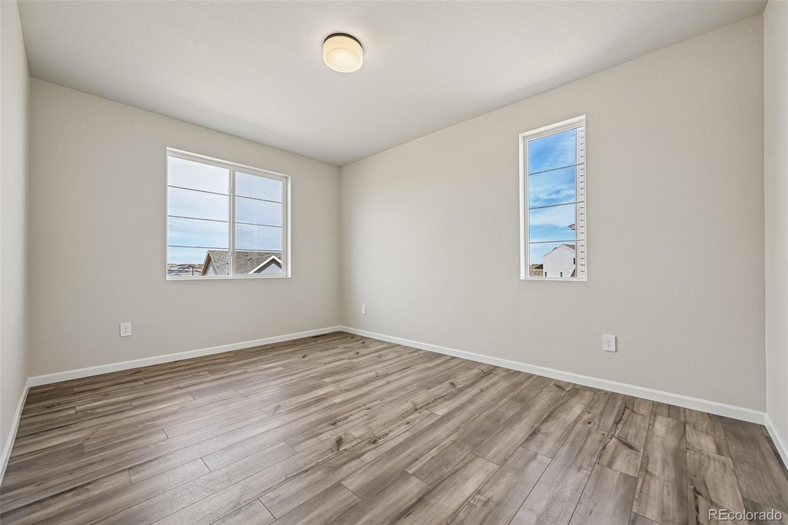 MLS Image #5 for 24377 e river front drive,aurora, Colorado