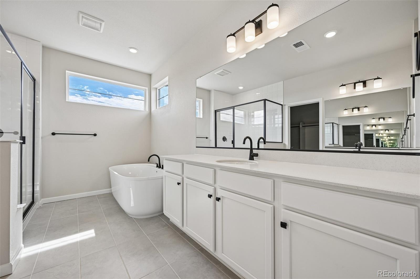 MLS Image #7 for 24377 e river front drive,aurora, Colorado