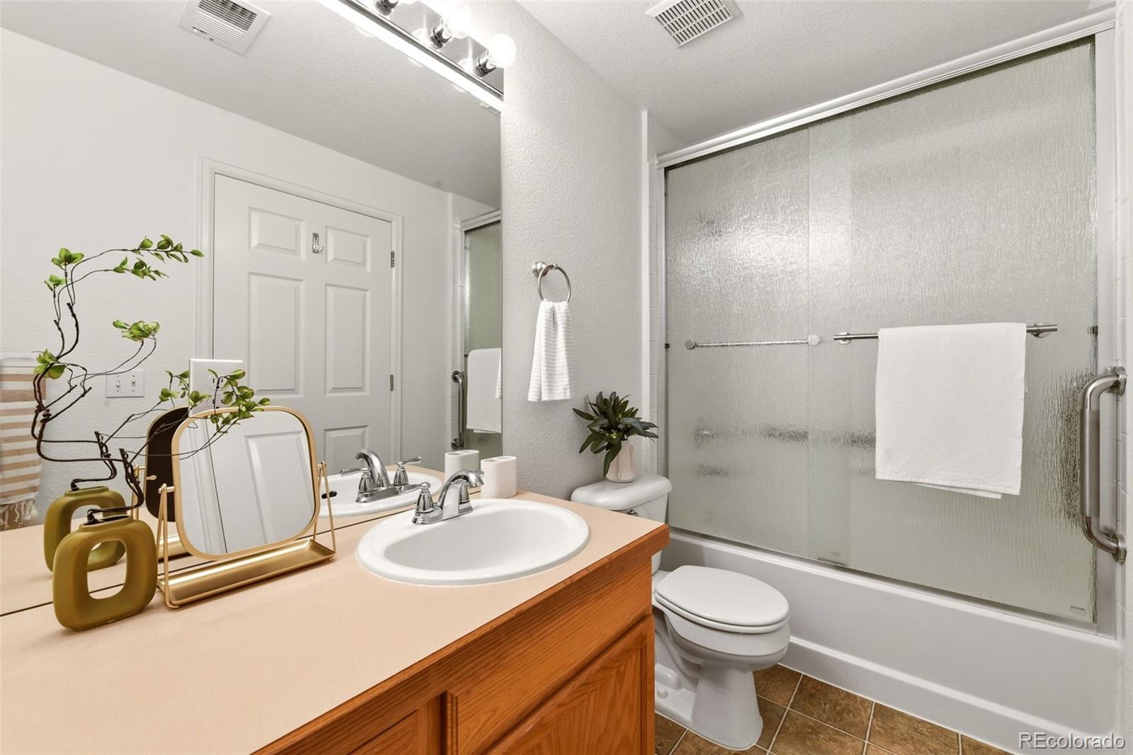MLS Image #10 for 4385 s balsam street,denver, Colorado