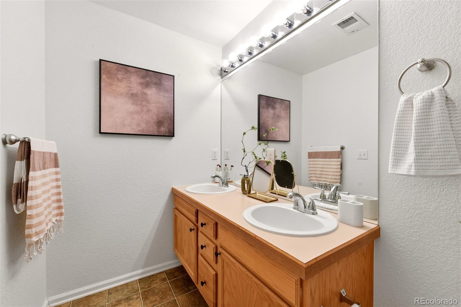 MLS Image #11 for 4385 s balsam street,denver, Colorado