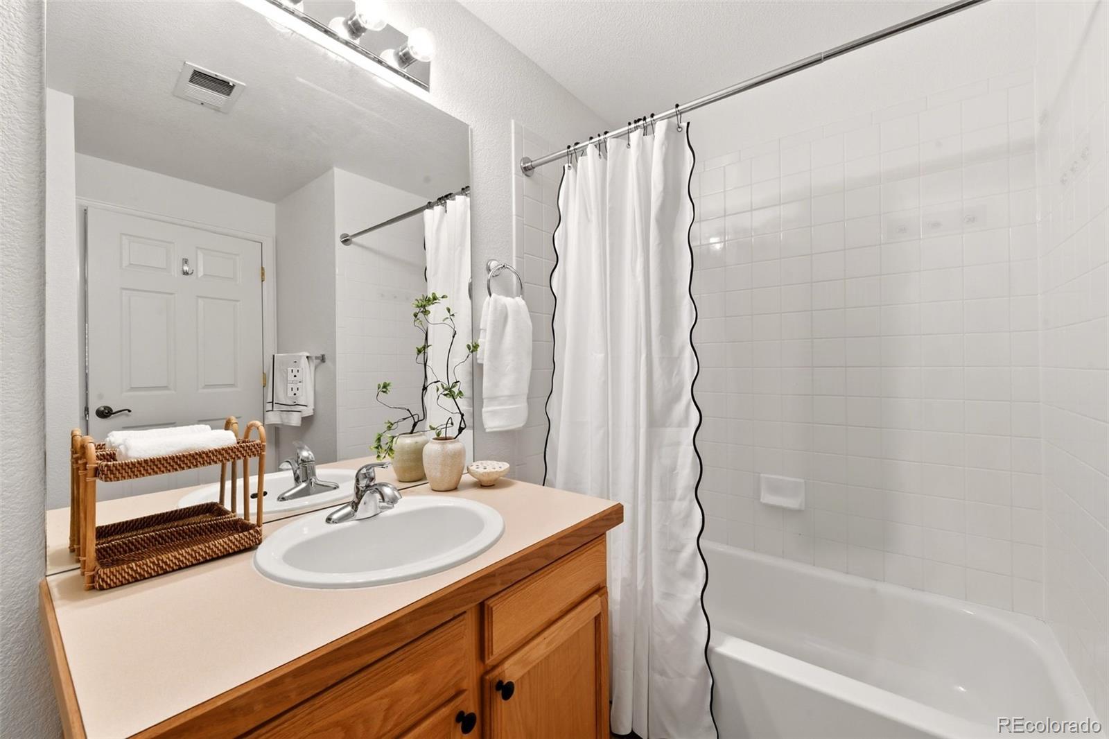 MLS Image #15 for 4385 s balsam street,denver, Colorado