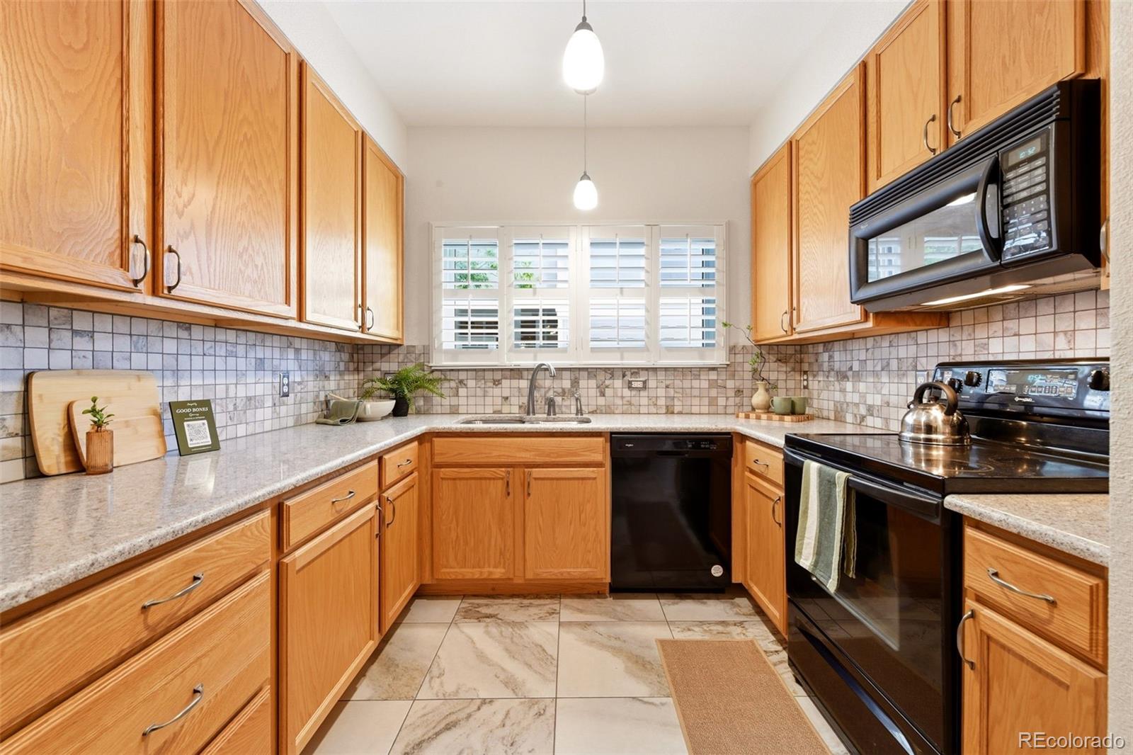 MLS Image #4 for 4385 s balsam street,denver, Colorado
