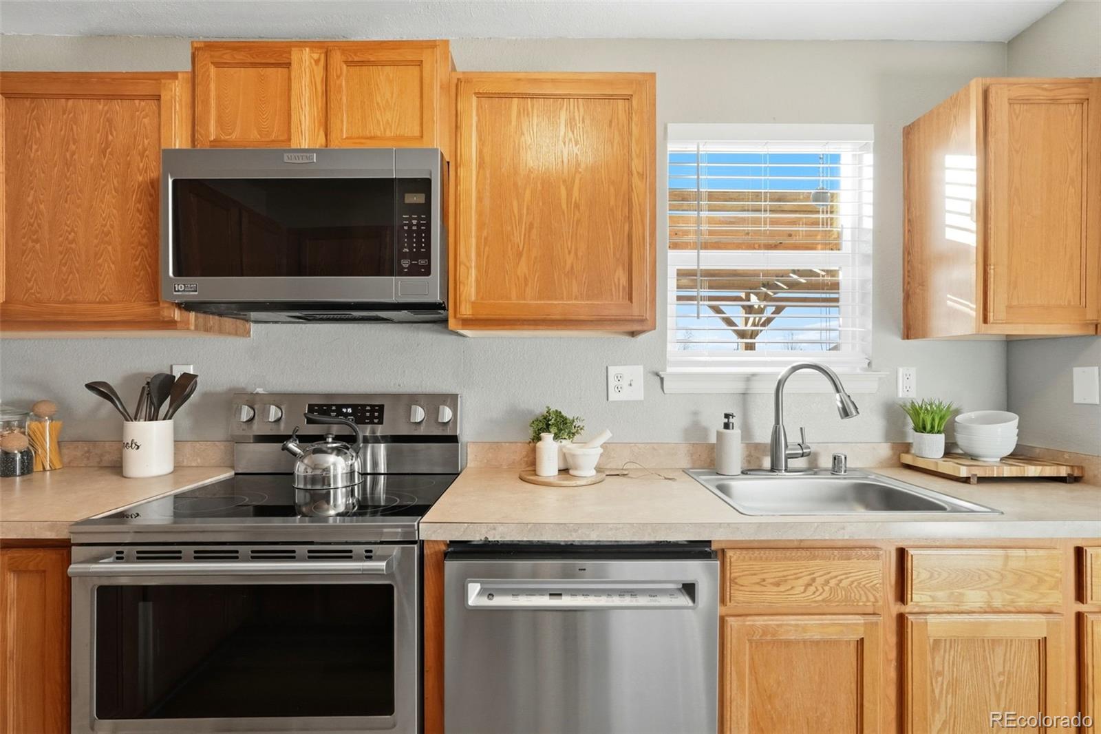 MLS Image #11 for 2785  quarterland street,strasburg, Colorado
